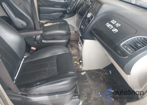 2013 Chrysler Town & Country Touring z USA, uszkodzony, nr VIN 2C4RC1BG0DR658041